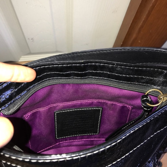 VINTAGE COACH SHOULDER PURSE - Picture 8 of 8